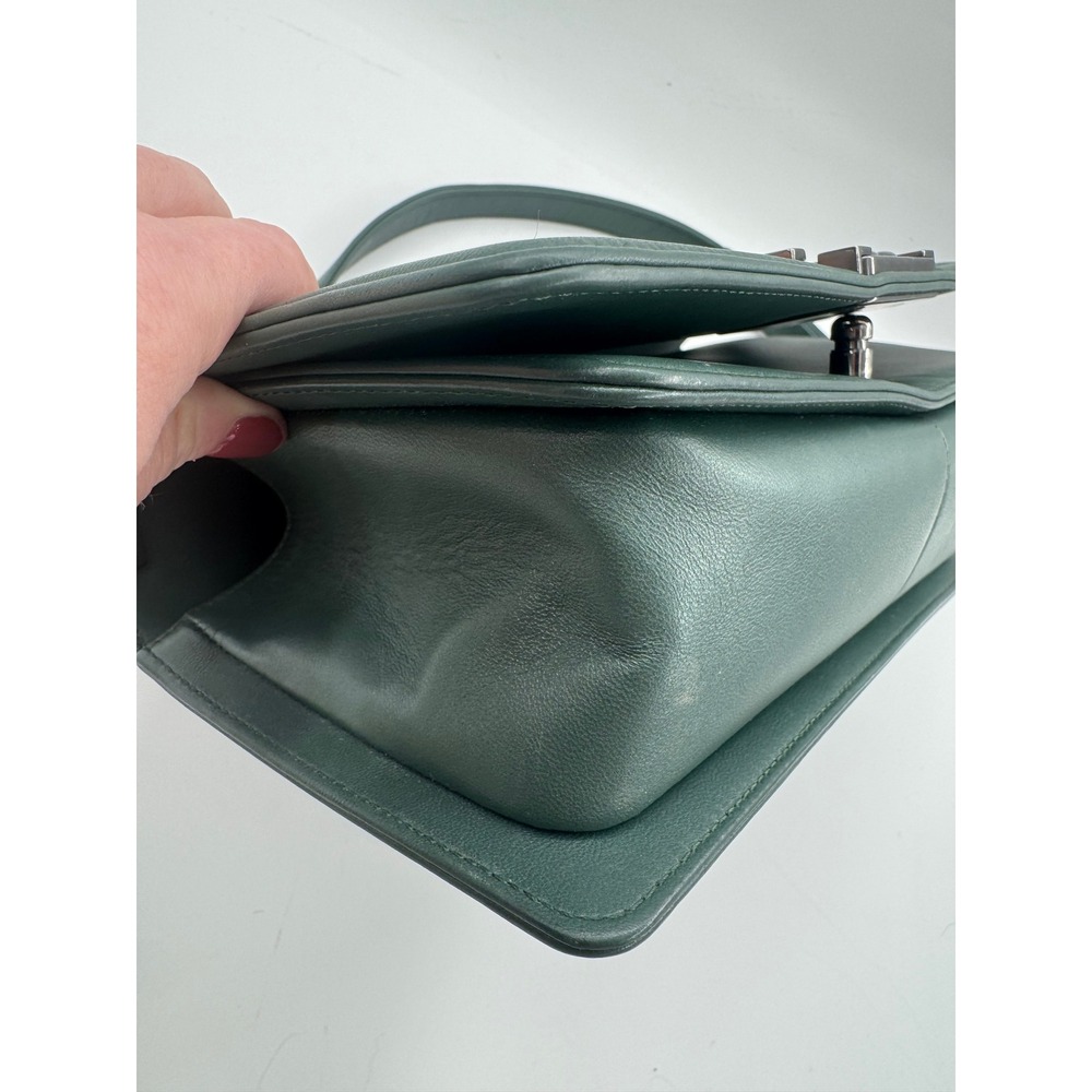 Chanel Boy Bag Medium Green Lizard Leather Gunmetal Hardware Series 22 2016 - Picture 4 of 6